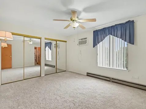 931 West Arquilla Drive Glenwood IL 60425