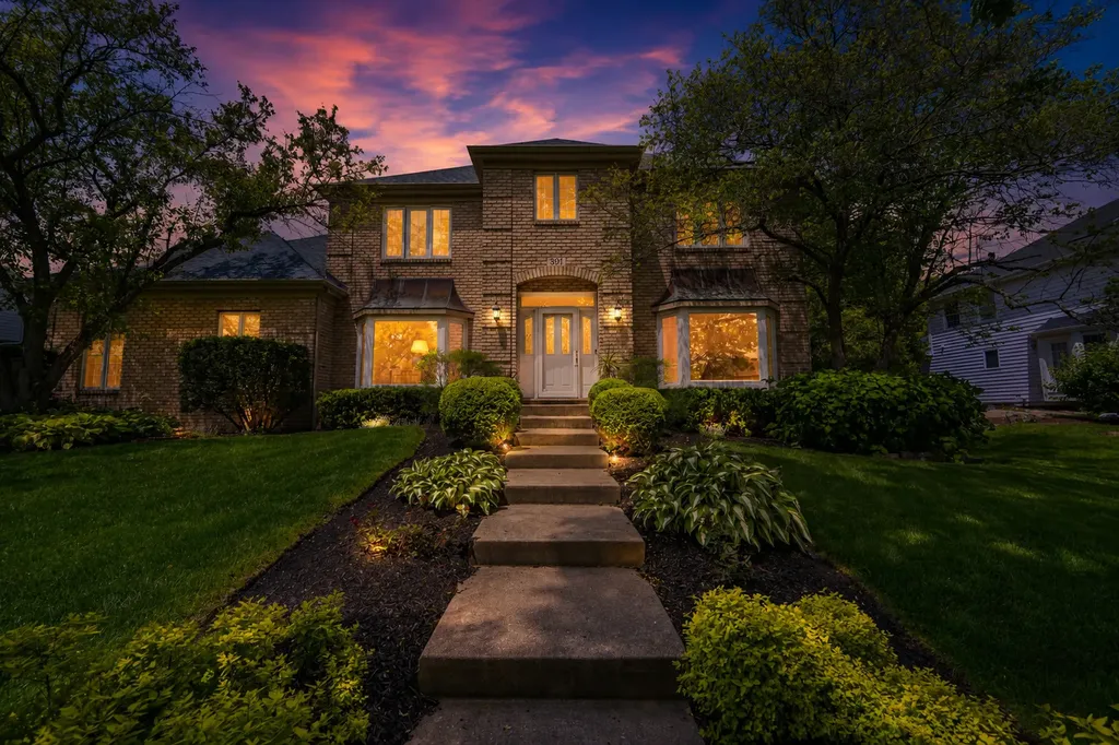 391 Dupahze Street Naperville IL 60565