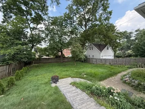 318 South Hale Street Palatine IL 60067