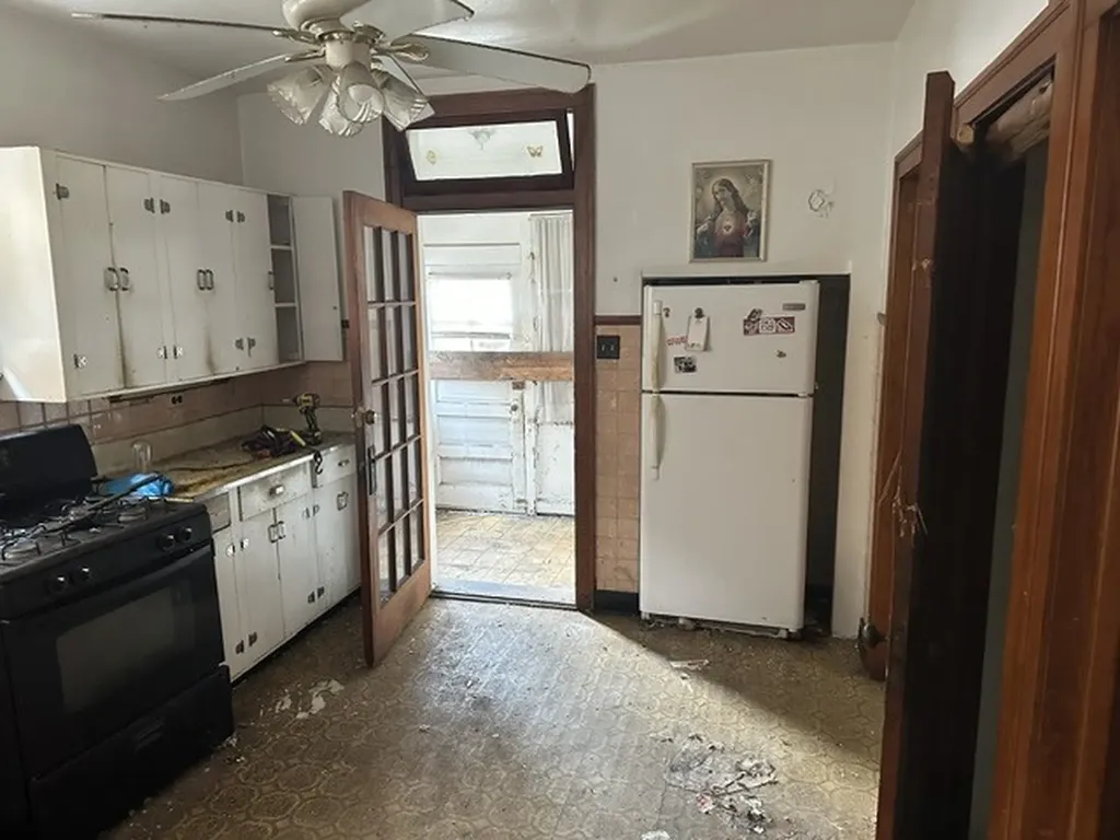 3353 West 61st Street Chicago IL 60629