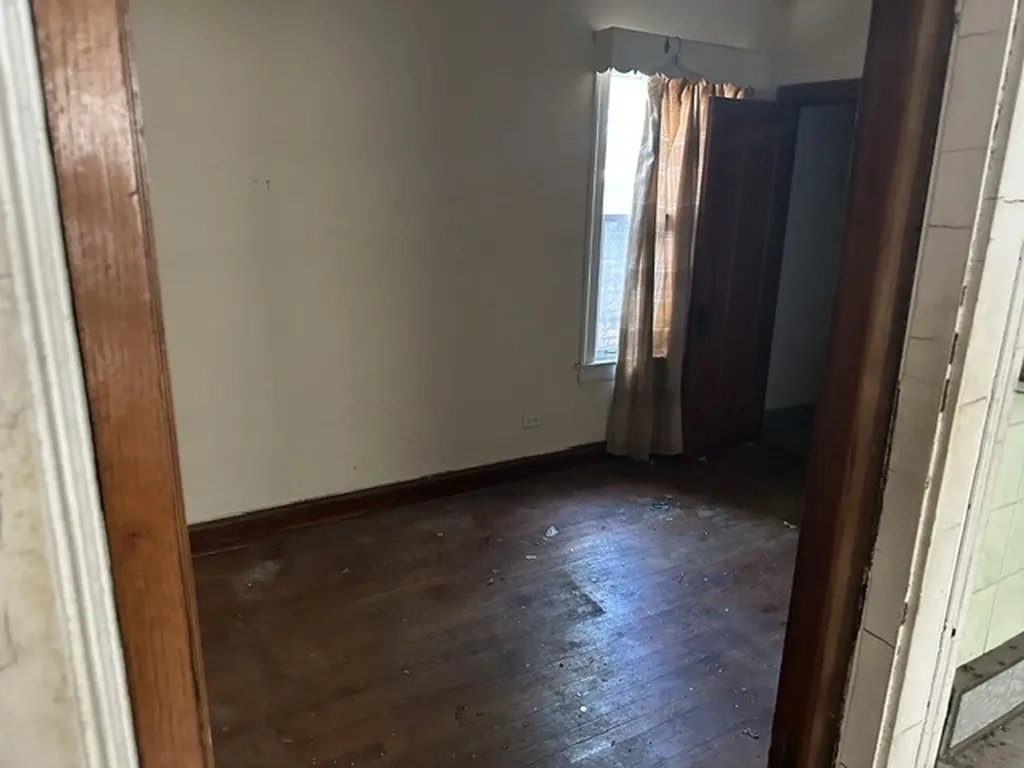 3353 West 61st Street Chicago IL 60629