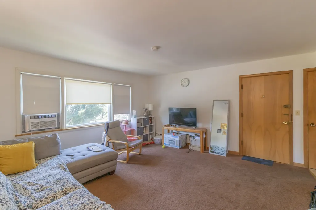 4936 Greenwood Street Skokie IL 60077