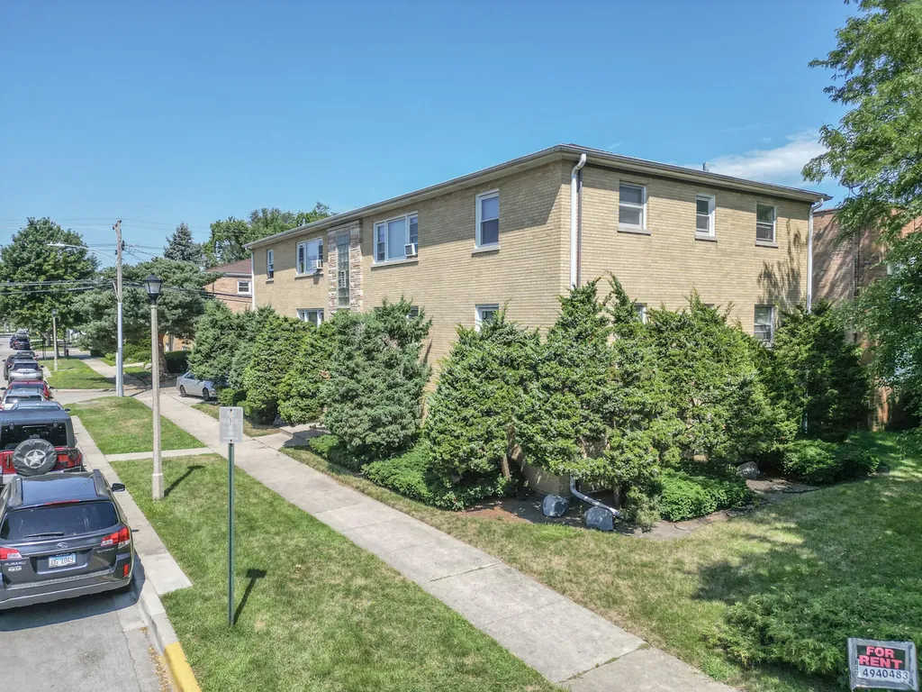 4936 Greenwood Street Skokie IL 60077
