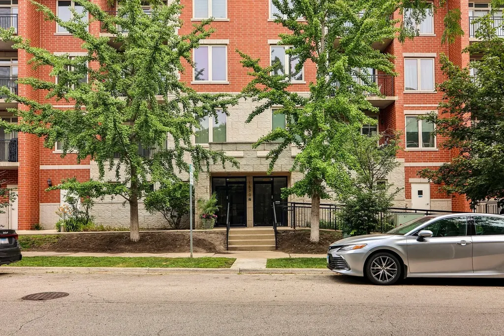 1670 Mill Street Des Plaines IL 60016