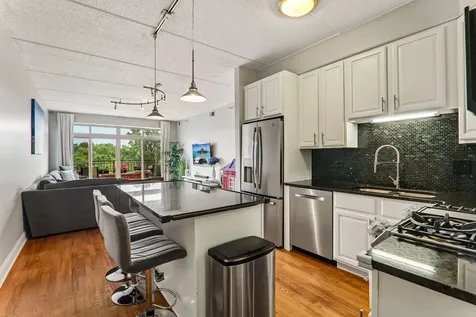 1670 Mill Street Des Plaines IL 60016