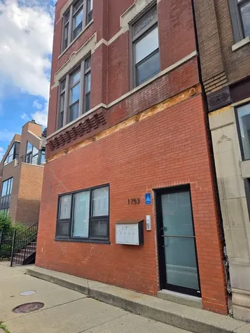 1753 West Augusta Avenue Chicago IL 60622