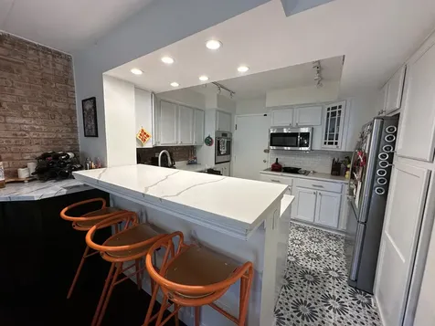 651 West Sheridan Road Chicago IL 60613
