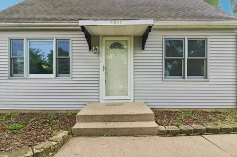 4811 Roslyn Road Downers Grove IL 60515