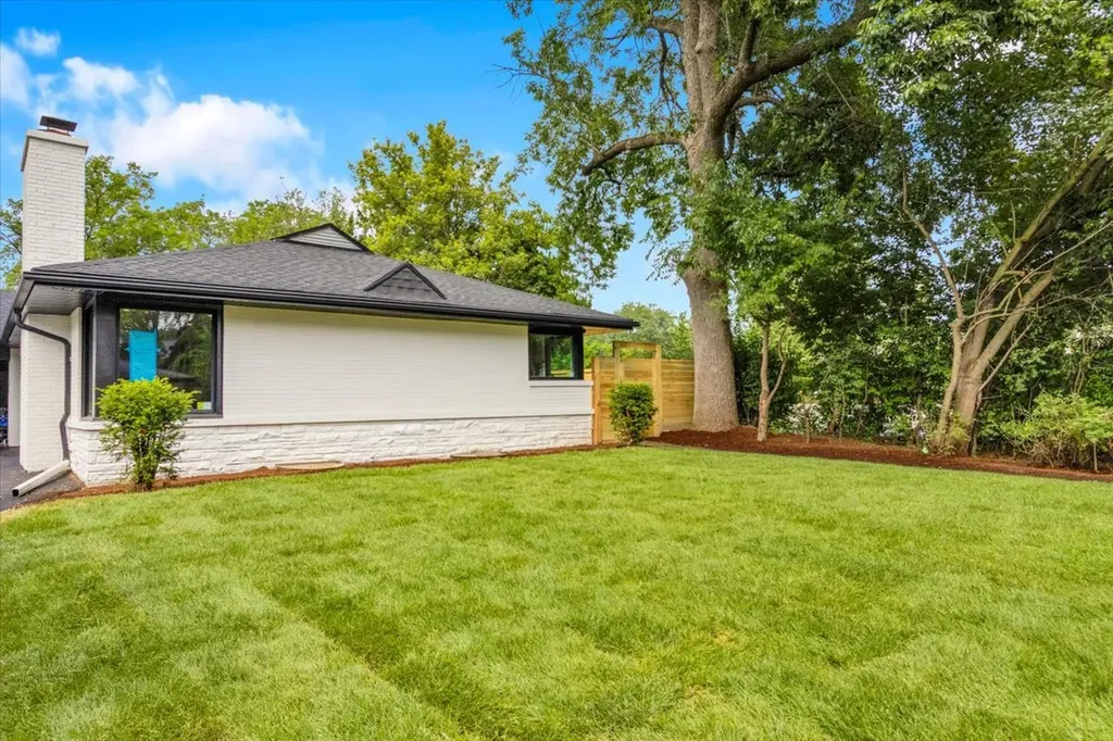 2740 Orchard Lane Wilmette IL 60091