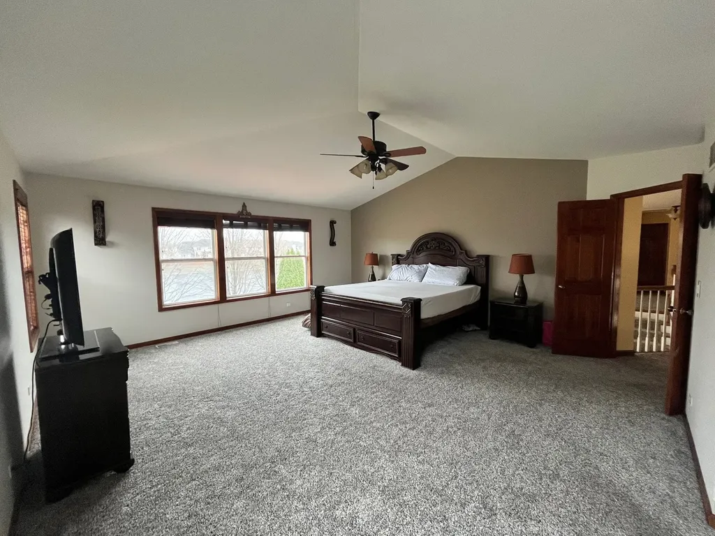 2050 Rockland Drive Aurora IL 60503