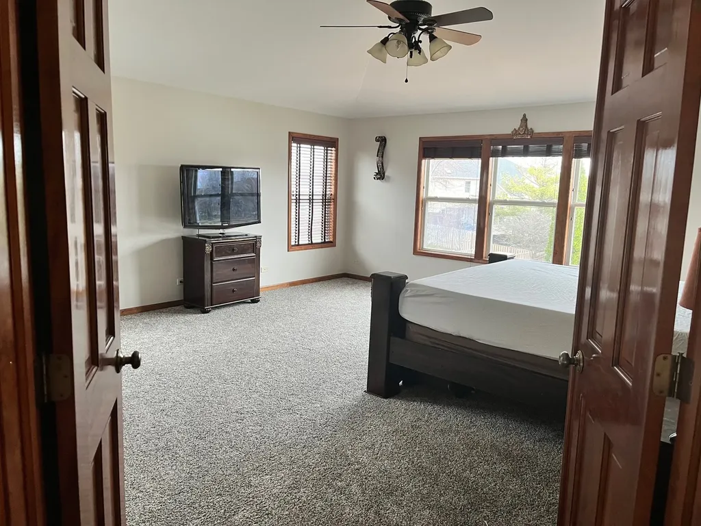 2050 Rockland Drive Aurora IL 60503