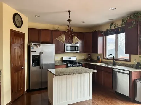 2050 Rockland Drive Aurora IL 60503