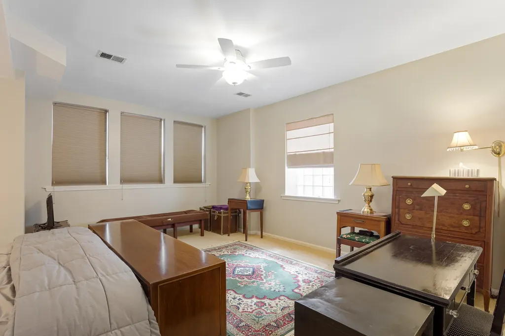 3512 West Leland Avenue Chicago IL 60625