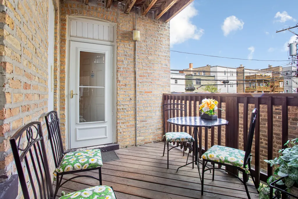 3512 West Leland Avenue Chicago IL 60625