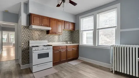 5714 North Christiana Avenue Chicago IL 60659