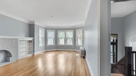 5714 North Christiana Avenue Chicago IL 60659
