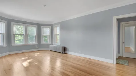 5714 North Christiana Avenue Chicago IL 60659