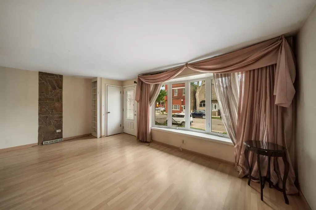 3753 South Emerald Avenue Chicago IL 60609