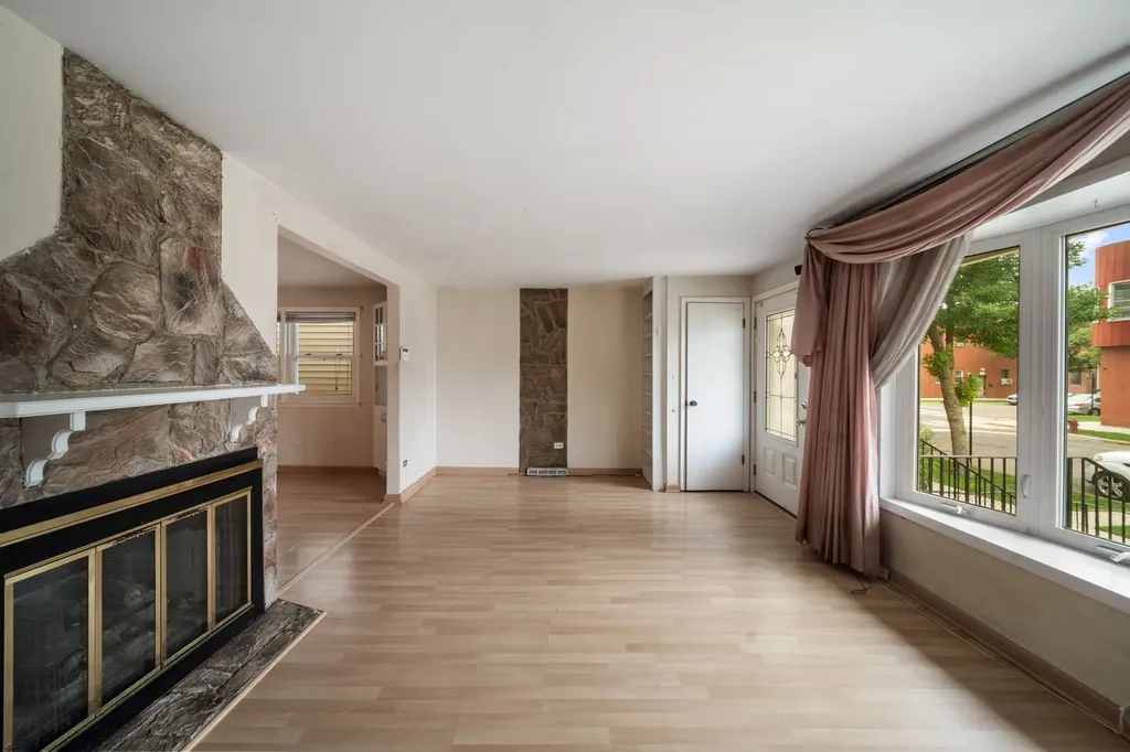 3753 South Emerald Avenue Chicago IL 60609