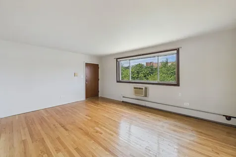 7019 North Ridge Boulevard Chicago IL 60645