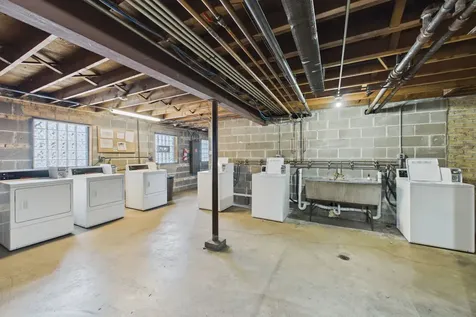 7019 North Ridge Boulevard Chicago IL 60645
