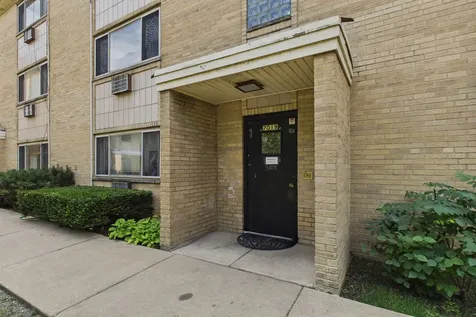 7019 North Ridge Boulevard Chicago IL 60645