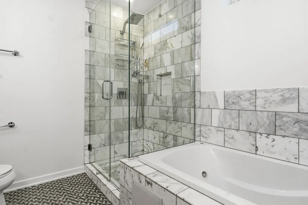 2712 North Artesian Avenue Chicago IL 60647