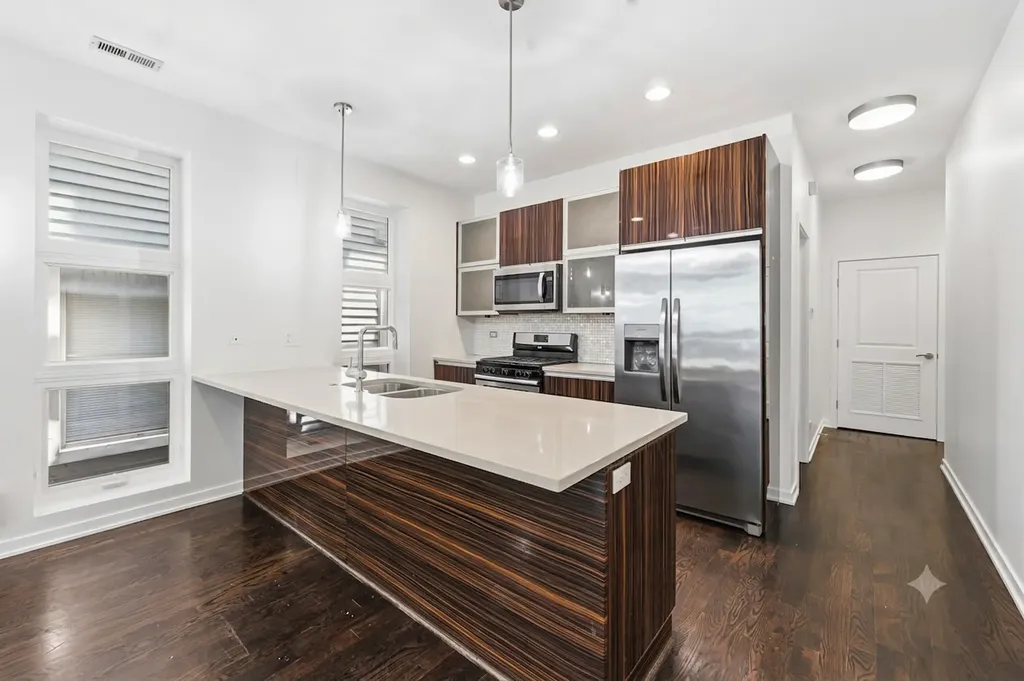 2712 North Artesian Avenue Chicago IL 60647