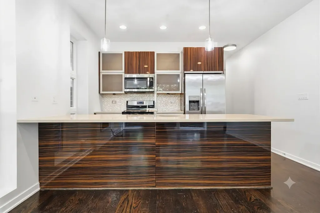2712 North Artesian Avenue Chicago IL 60647
