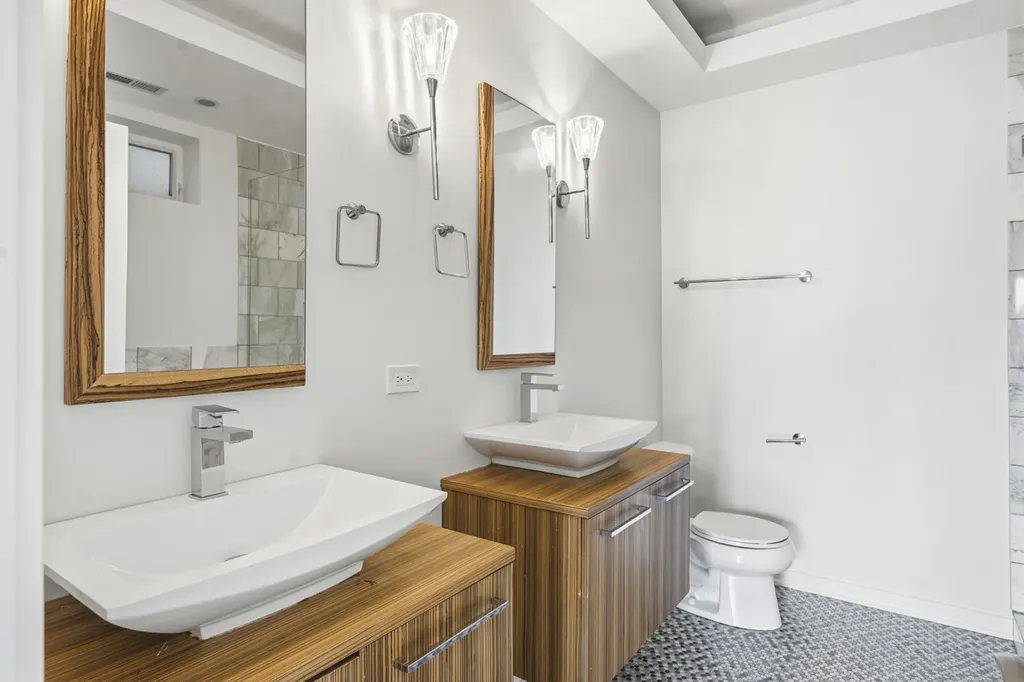2712 North Artesian Avenue Chicago IL 60647