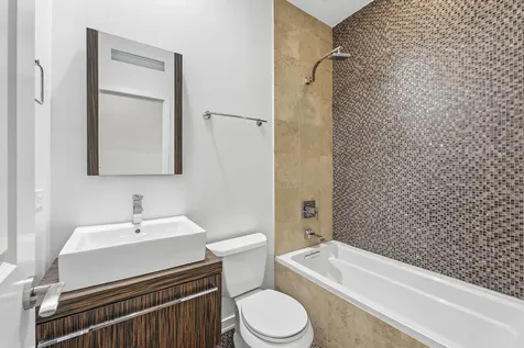 2712 North Artesian Avenue Chicago IL 60647