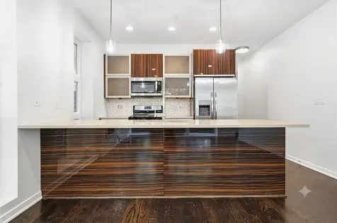 2712 North Artesian Avenue Chicago IL 60647