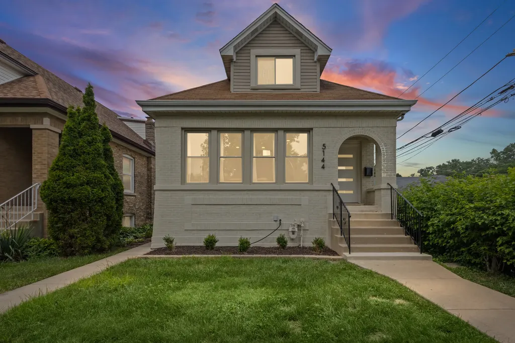 5144 North Kolmar Avenue Chicago IL 60630