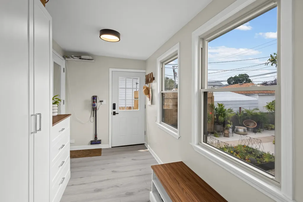 5144 North Kolmar Avenue Chicago IL 60630