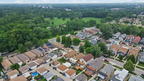 5144 North Kolmar Avenue Chicago IL 60630