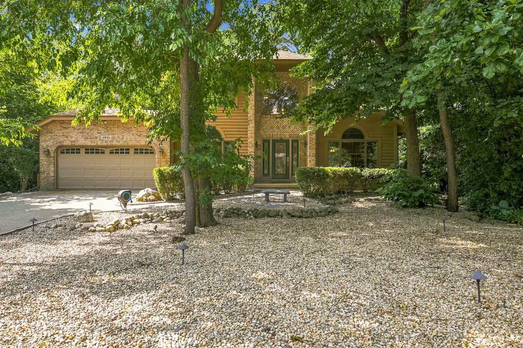 4821 Deepwood Lane Palatine IL 60067