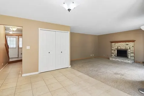 322 Chesapeake Lane Bloomingdale IL 60108