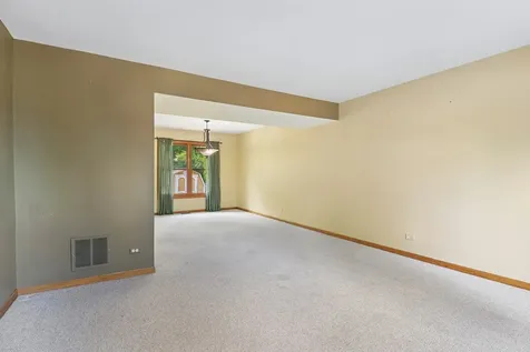 322 Chesapeake Lane Bloomingdale IL 60108
