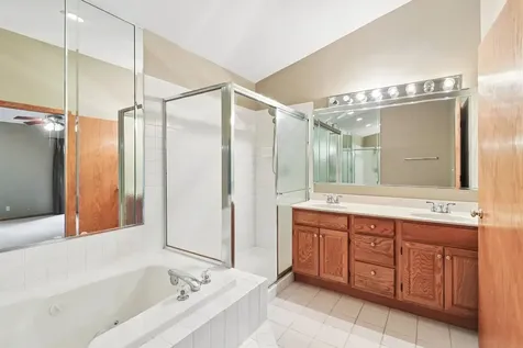 322 Chesapeake Lane Bloomingdale IL 60108