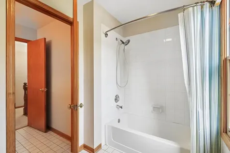 322 Chesapeake Lane Bloomingdale IL 60108