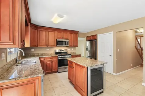 322 Chesapeake Lane Bloomingdale IL 60108