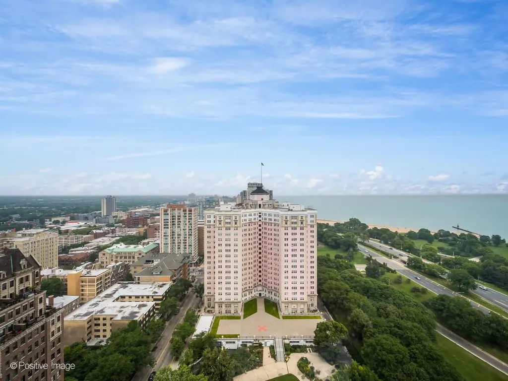 5455 North Sheridan Road Chicago IL 60640