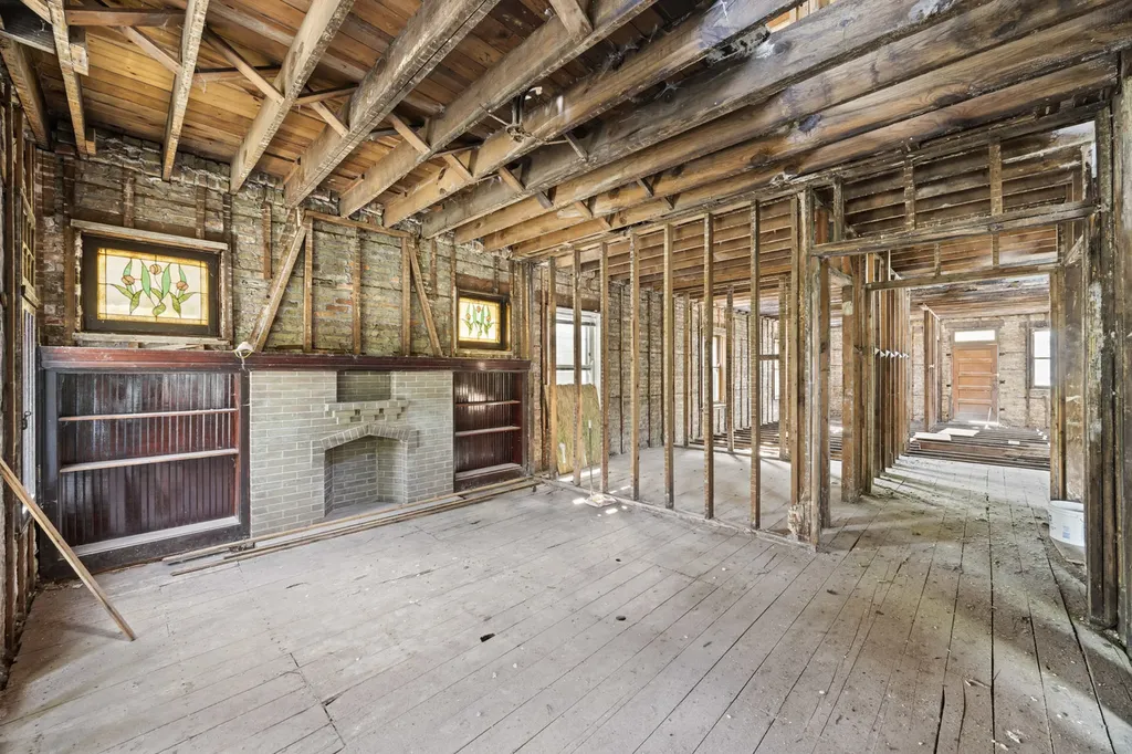 8012 South Elizabeth Street Chicago IL 60620