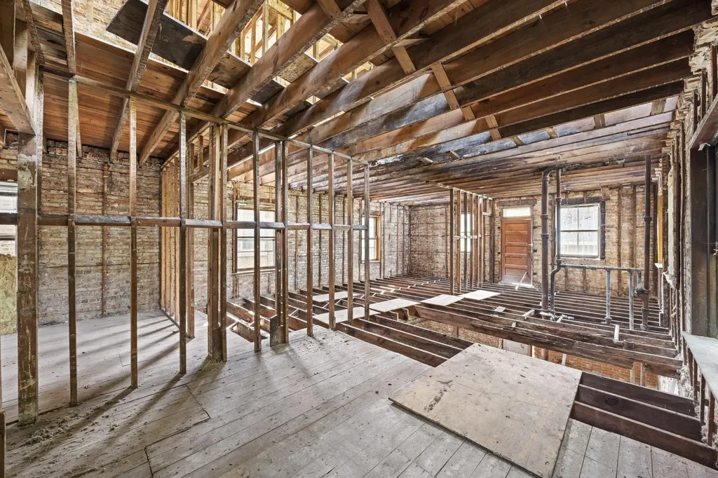 8012 South Elizabeth Street Chicago IL 60620
