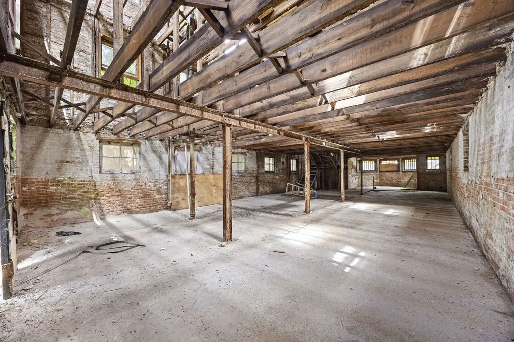 8012 South Elizabeth Street Chicago IL 60620