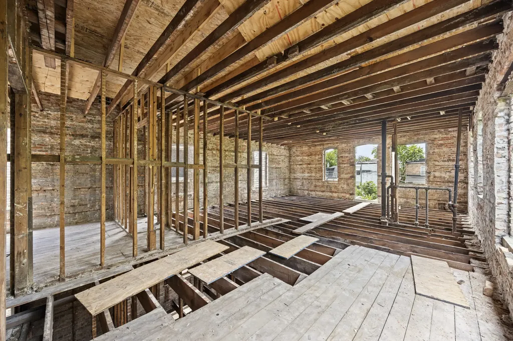 8012 South Elizabeth Street Chicago IL 60620