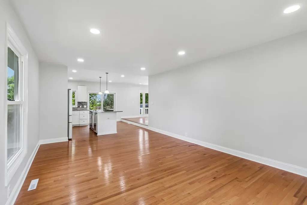 520 Woodlyn Drive Aurora IL 60505