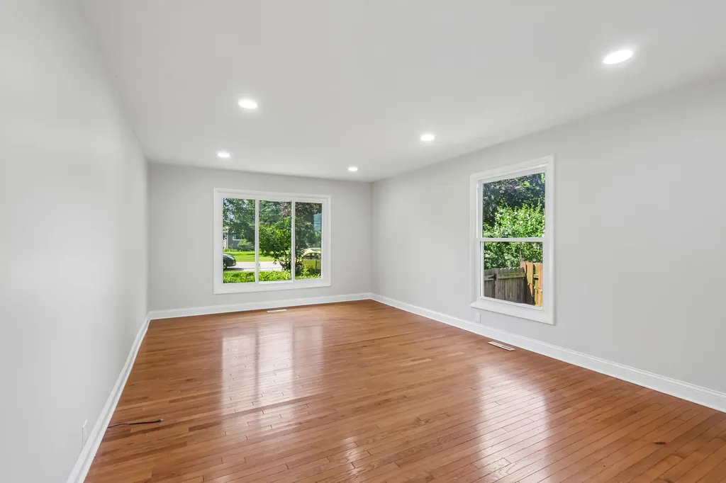520 Woodlyn Drive Aurora IL 60505