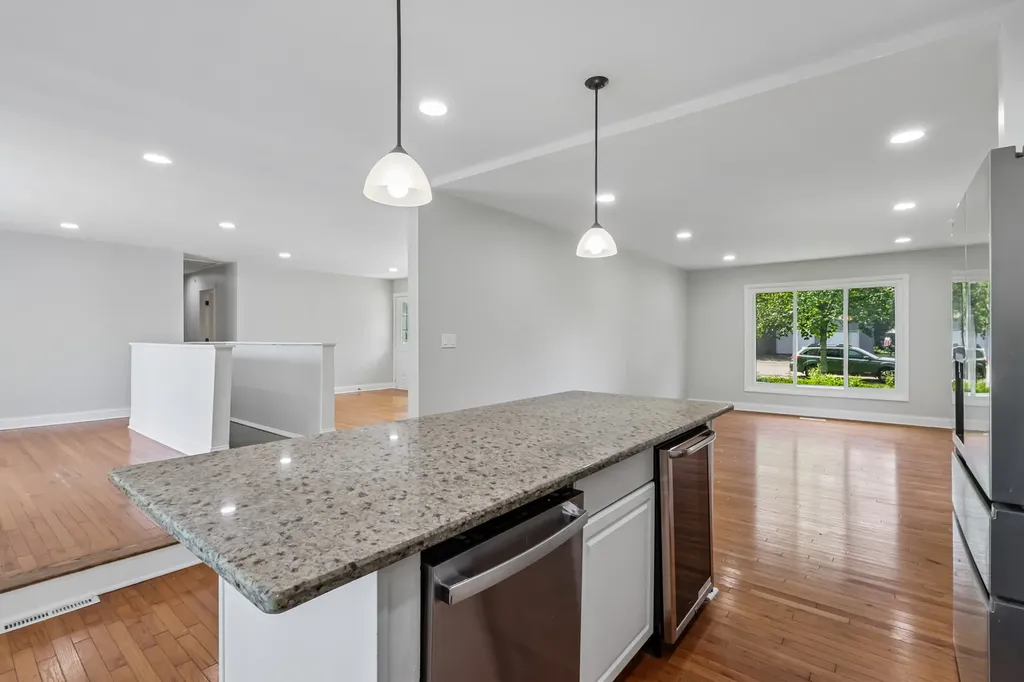 520 Woodlyn Drive Aurora IL 60505