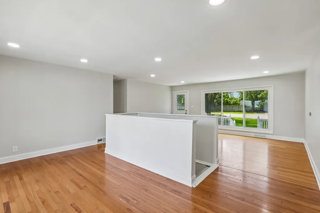 520 Woodlyn Drive Aurora IL 60505